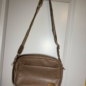 Modern + chic crossbody book bag.